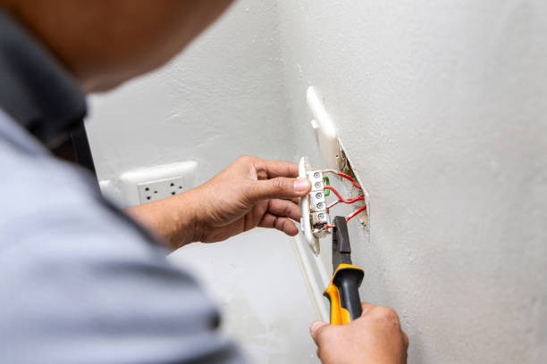 Best Affordable Emergency Electrician  in Levelland, TX